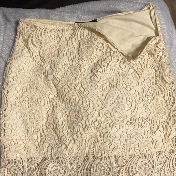 Lace Mini Skirt - Picture 3 of 3